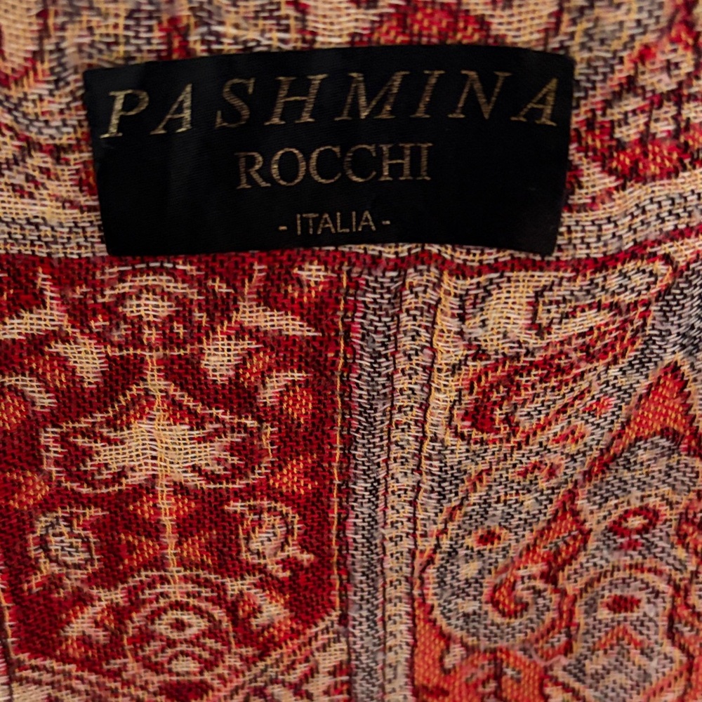 Pashmina Rocco - Picture 3 of 7
